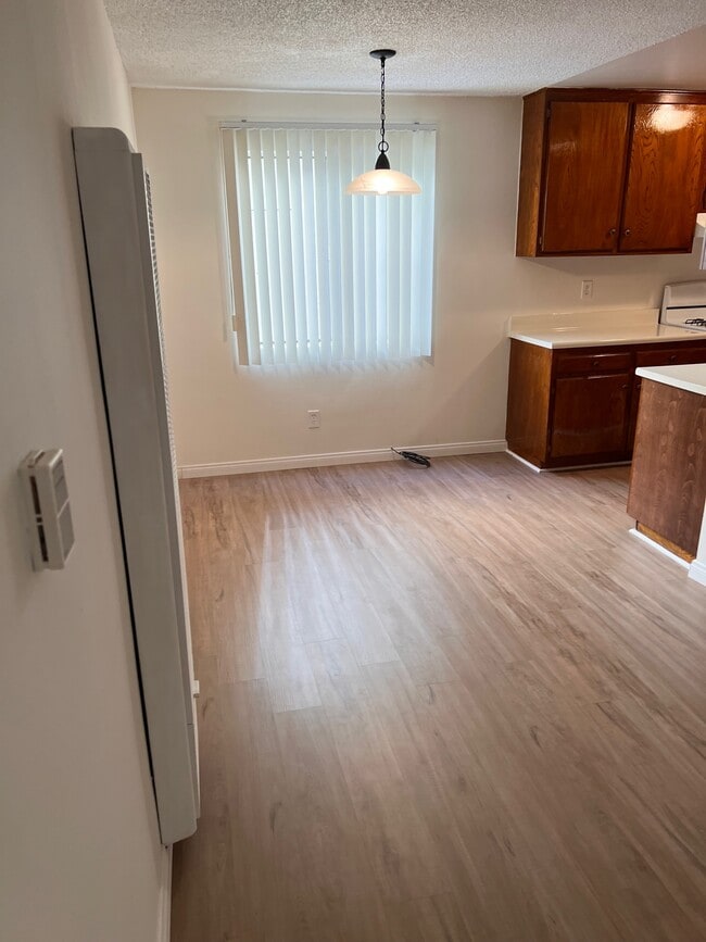 Foto del edificio - 12633 Matteson Ave