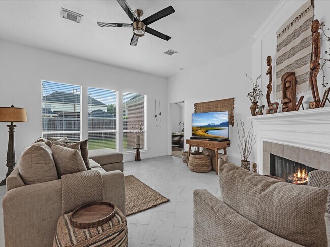 Foto del edificio - 5805 Windy Knoll Ln