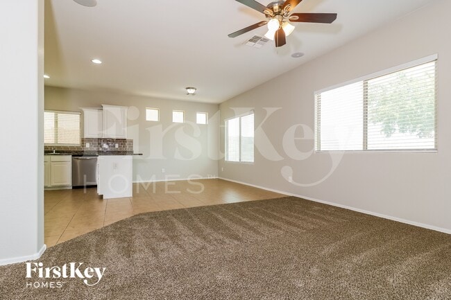 Foto del edificio - 25288 W Pleasant Ln