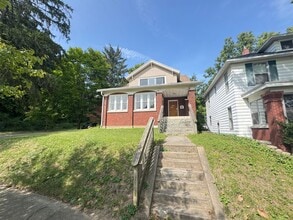Building Photo - 1325 Lake Michigan Dr NW