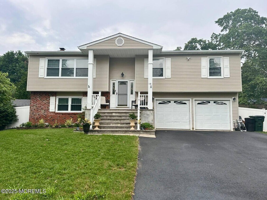 Foto principal - 15 Bristlecone Dr