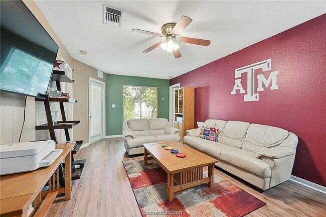 Foto del edificio - 529 Southwest Pkwy