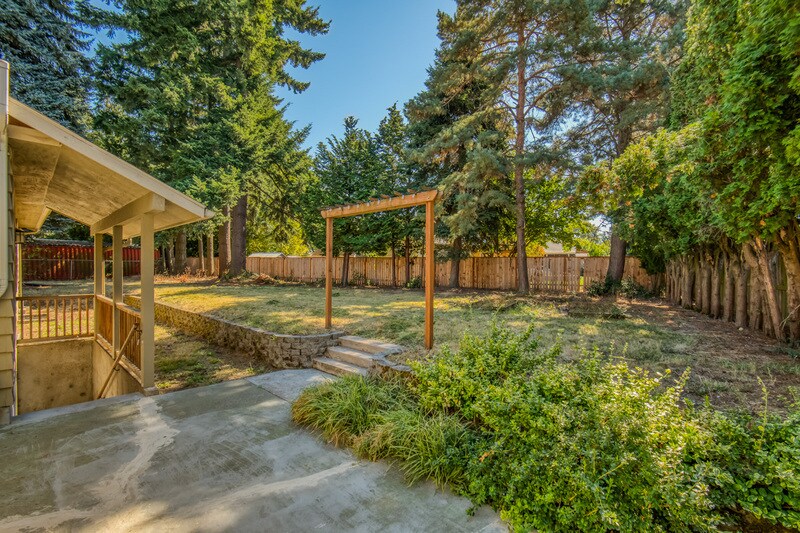 Photo - 10626 NE Knott Street - B