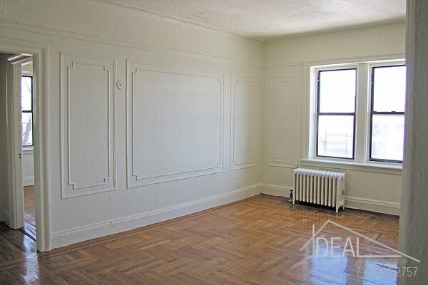 Primary Photo - 261 Gates Ave