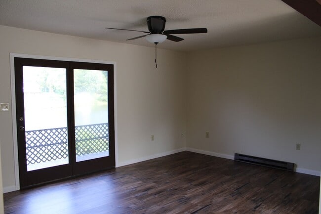 Building Photo - 109 Twin Hills Rd