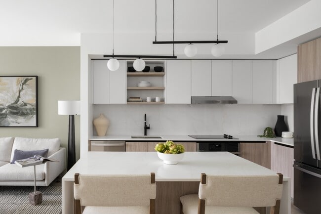 Building Photo - Avara