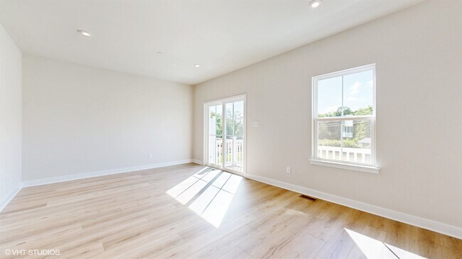 Building Photo - 6804 Sycamore Way