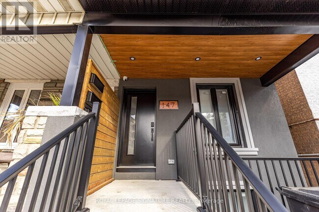 Photo du bâtiment - 147 Lansdowne Ave