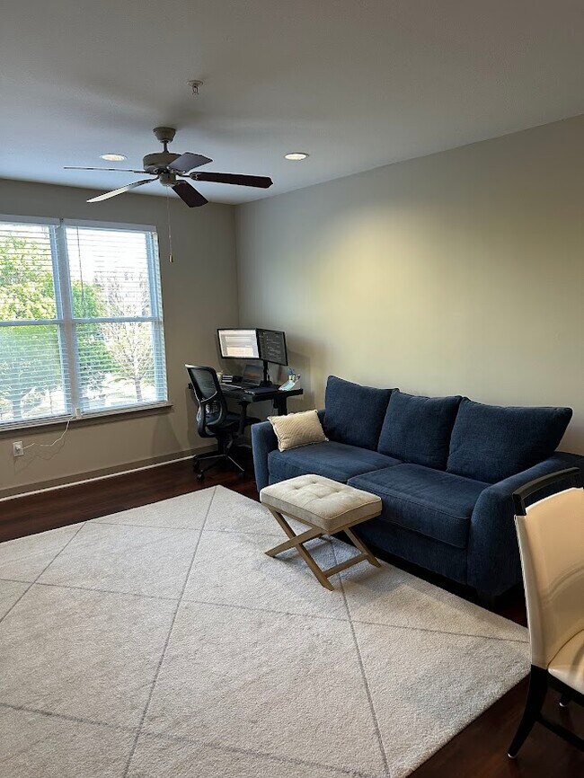 Foto del edificio - 390 17th St NW