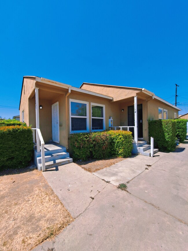 Building Photo - 1113 E Dakota Ave