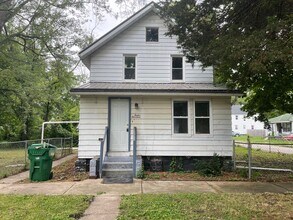 Building Photo - 1214 N 8th St