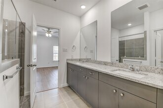 Building Photo - 11951 Pondwood Dr