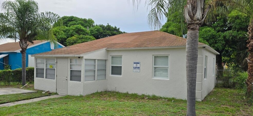 Foto principal - 632 W 2nd St