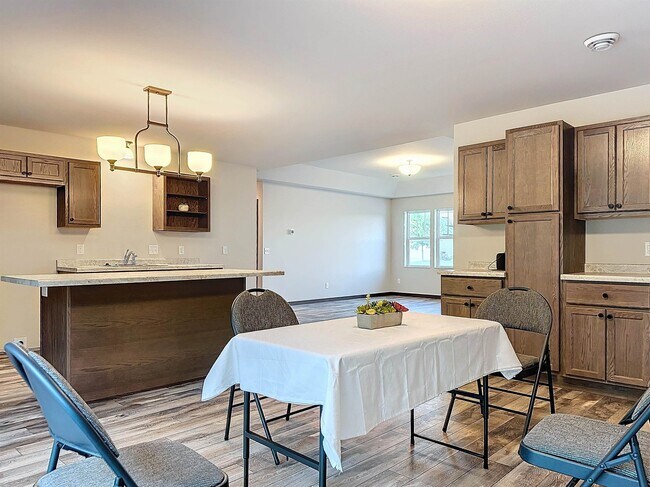 Building Photo - 616 Wheatland Dr