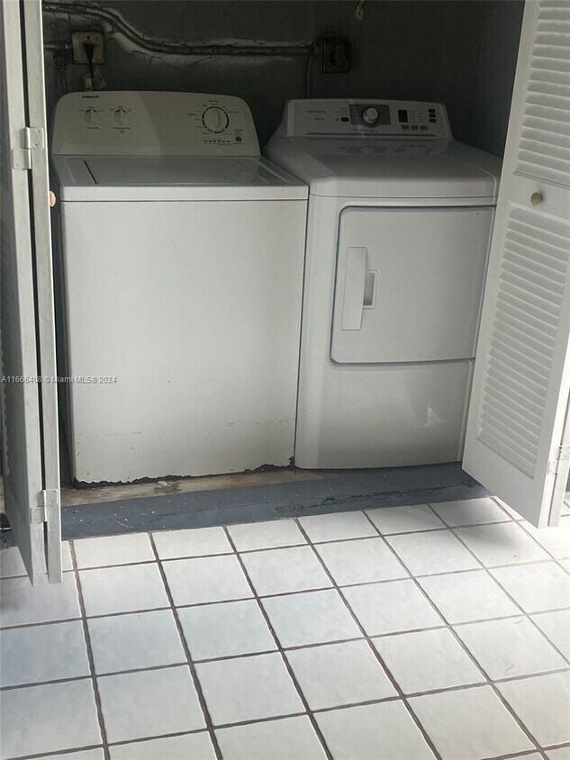 Foto principal - 2 bedroom in North Miami Beach FL 33179