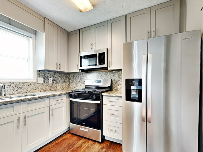 Foto del edificio - 938 Waverly Ct