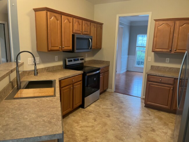 Building Photo - 1018 Fountainbrook Dr