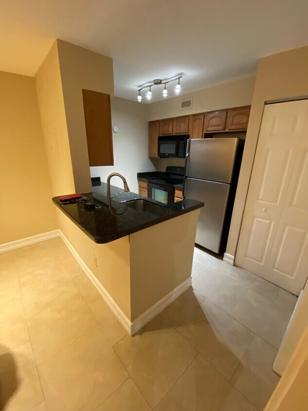 Photo - 2831 N Oakland Forest Dr (Oakland Park, FL)