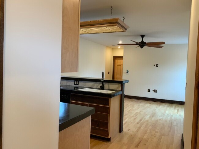 Zona de cocina/sala de estar - 3507 Bigelow Blvd