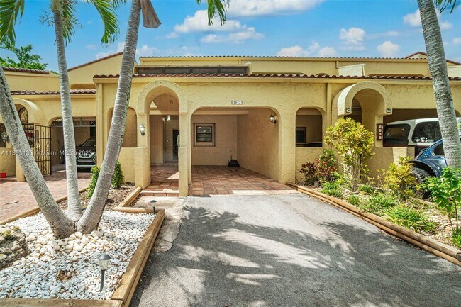 Building Photo - 3962 Estepona Ave