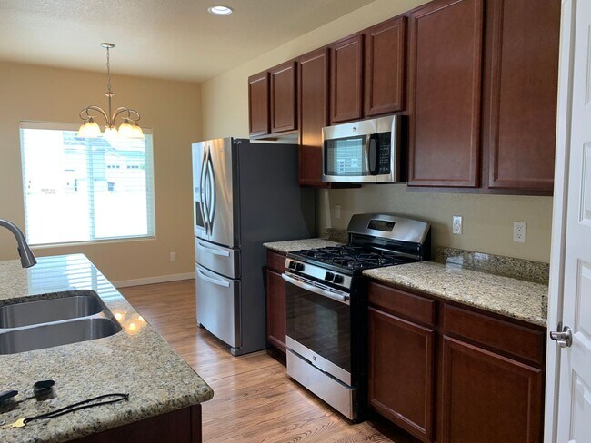 Foto del edificio - Ranch home with main floor master, 4 bed 3 bath Ranch home in Frederick