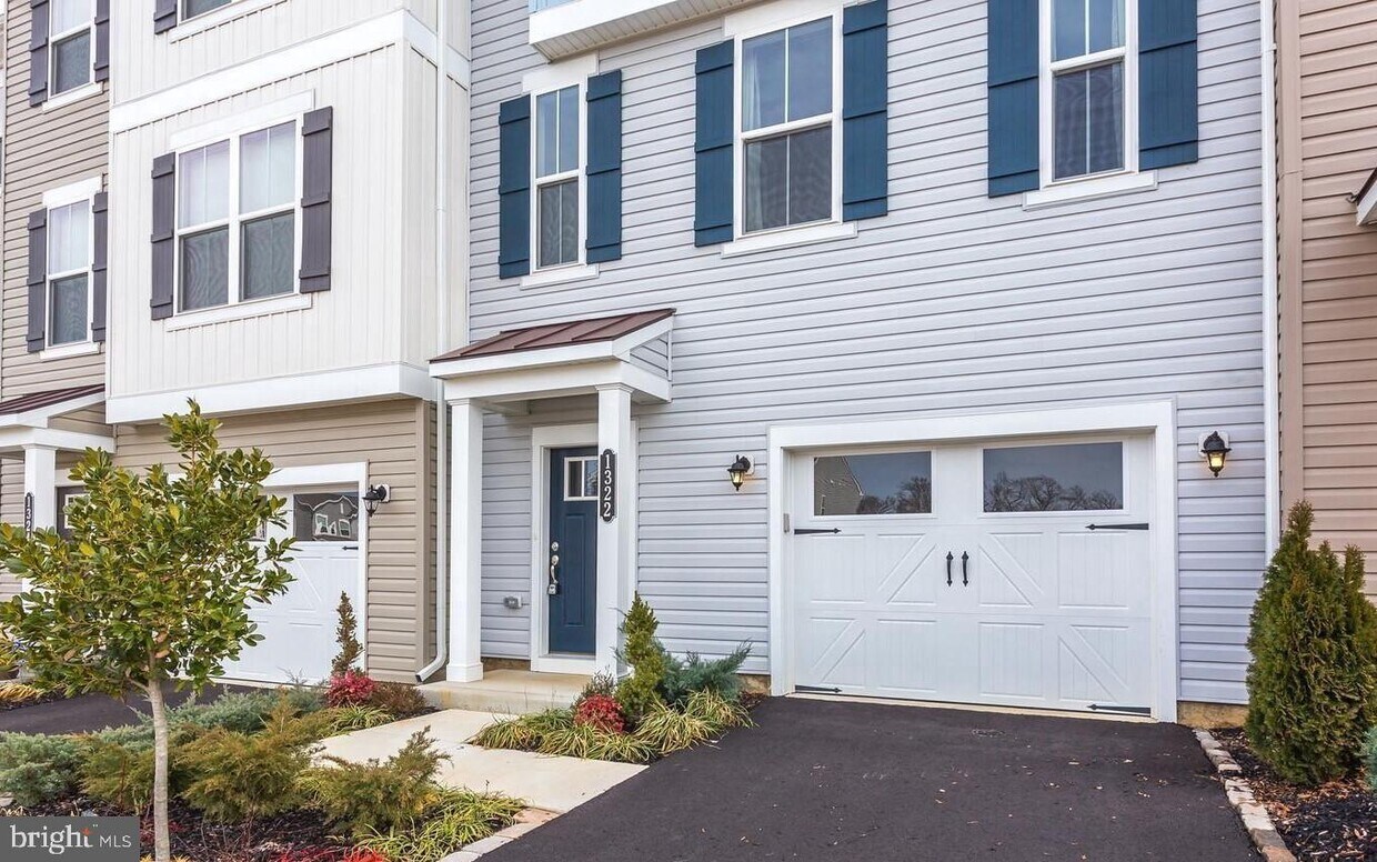 1322 Hudgins Farm Cir, Fredericksburg, VA 22408 Townhome Rentals in