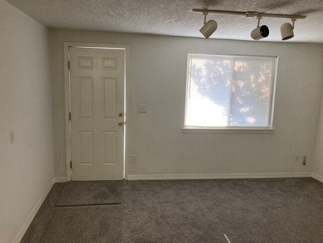 Building Photo - 8810 W Cory Ln