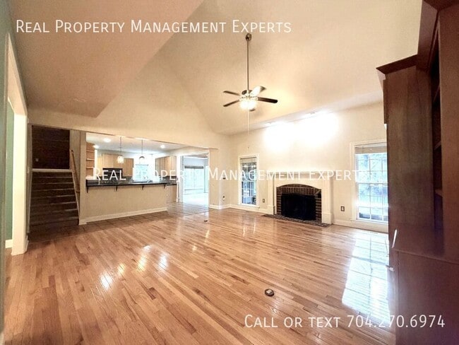 Building Photo - 3012 Ed Reid St