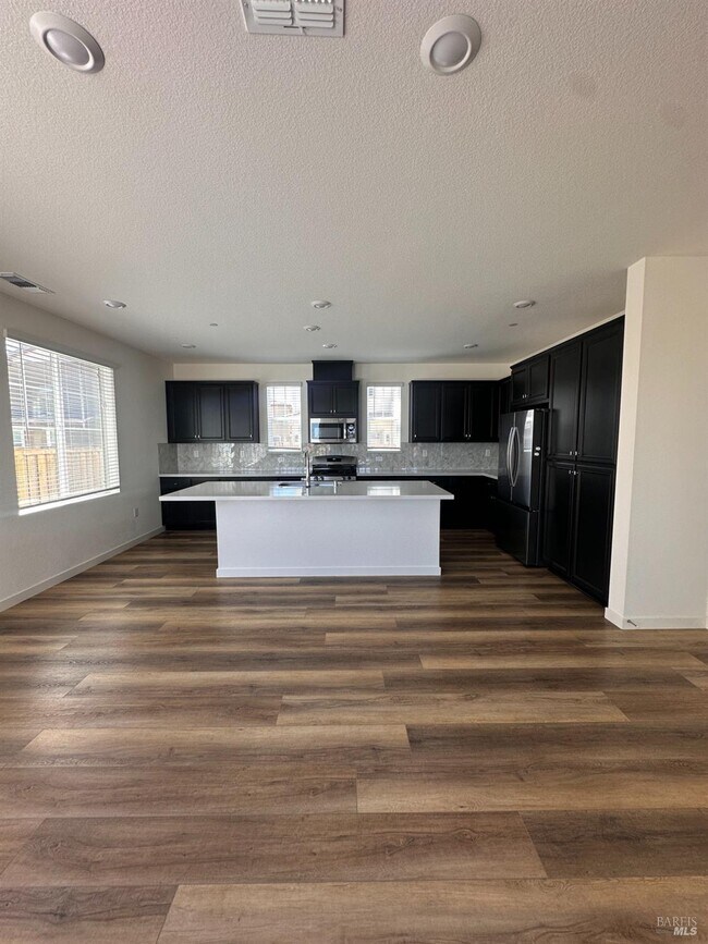Building Photo - 2476 Laramie Cir