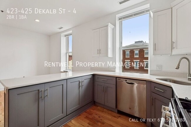 Photo - 423-425 Dekalb St-4 Apartment