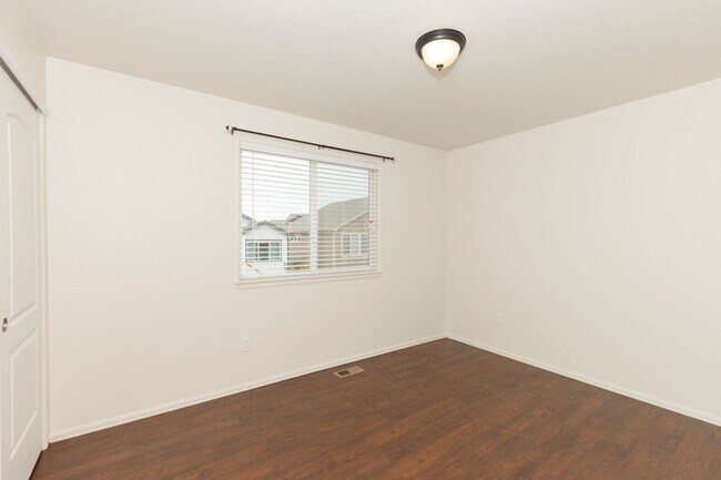 Foto del edificio - $2395 Winter Special