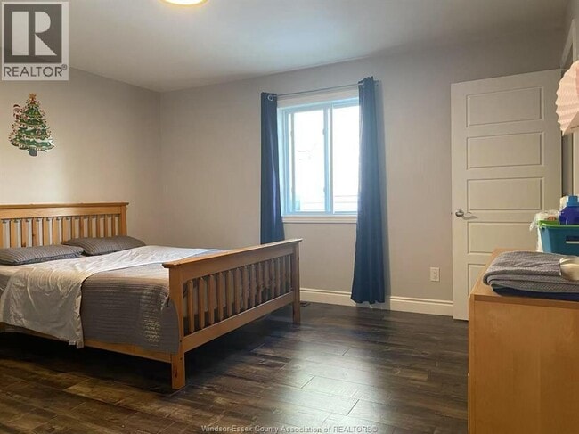 Photo du bâtiment - 363 Curry Ave