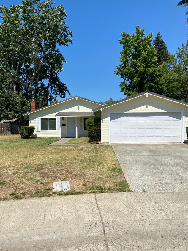77 Mossglen Cir, Sacramento, CA 95826 House Rental in Sacramento, CA