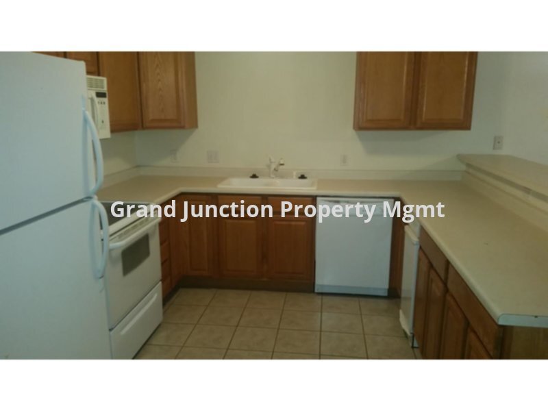 Primary Photo - MOVE IN SPECIAL 6 MONTHS @ $1095, THEN 12 ...