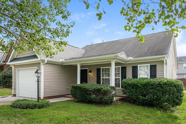 Foto del edificio - 4031 Village Park Ct