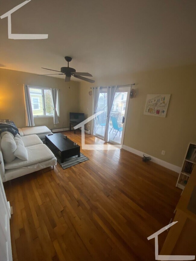 Foto del edificio - Large 3 bed unit located near Union Sq and...