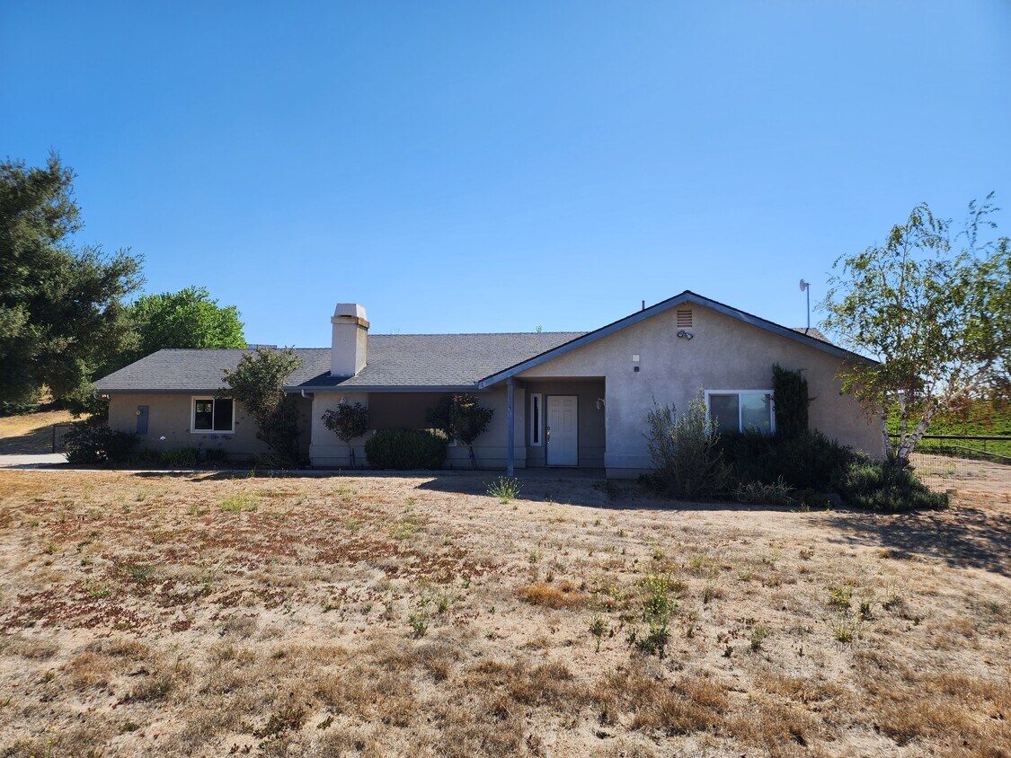 Primary Photo - 5575 Loma Linda Dr