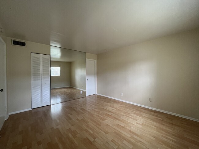 Foto del edificio - 8051 S Colony Cir