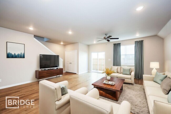 Foto del edificio - 1052 W Golden Ln