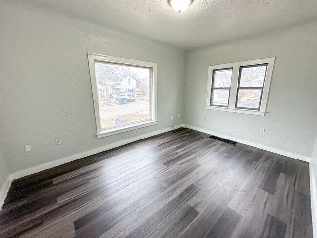 Foto del edificio - 921 4th St NW