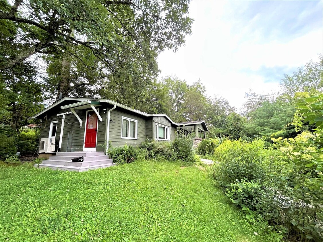 148 N Chestnut St, New Paltz, NY 12561 House Rental in New Paltz, NY
