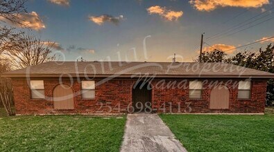 Building Photo - 811 N 5th St