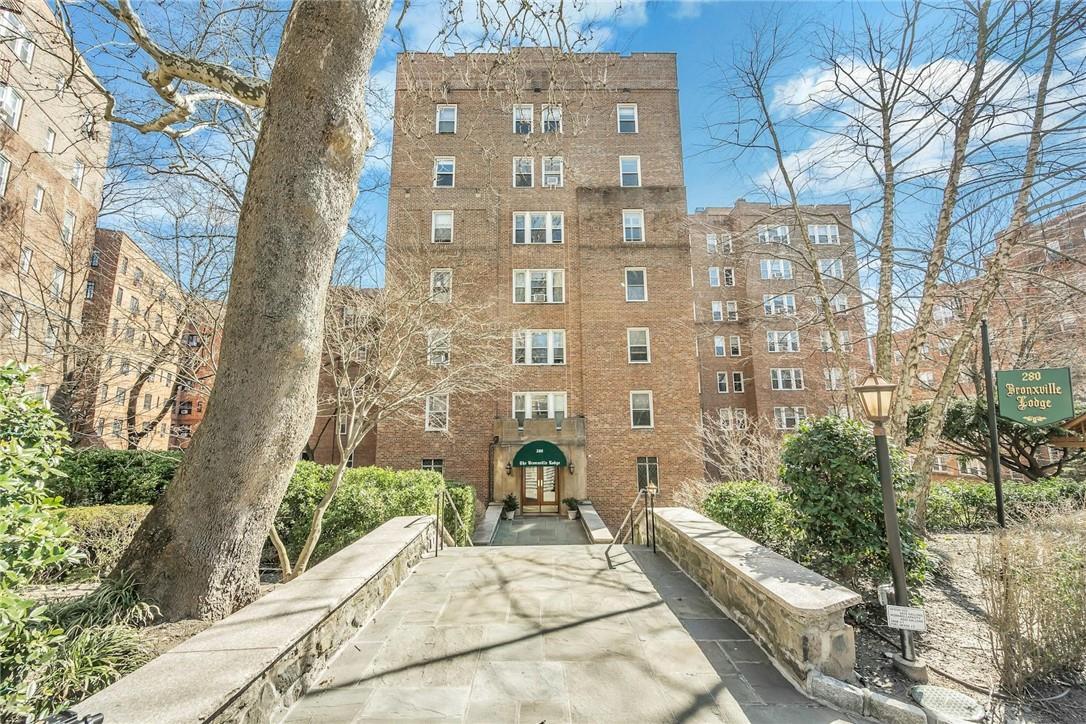 Foto principal - 280 Bronxville Rd