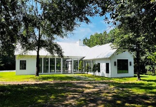 Building Photo - 9879 Stubbs Rd