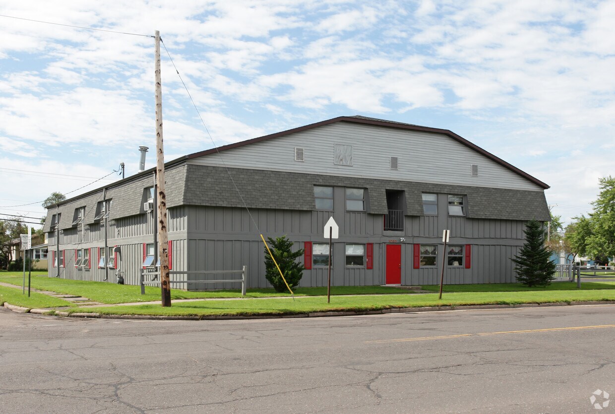 Primary Photo - 3202 Belknap St