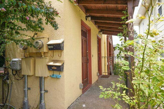 Foto del edificio - Charming 2 Bedroom Berkeley Unit Available!