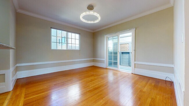 Building Photo - 182 26th Ave