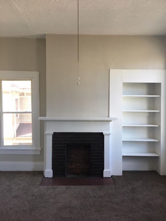 Building Photo - 207 Ross Ave