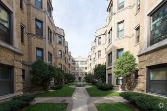 Building Photo - 4048 N Sheridan Rd