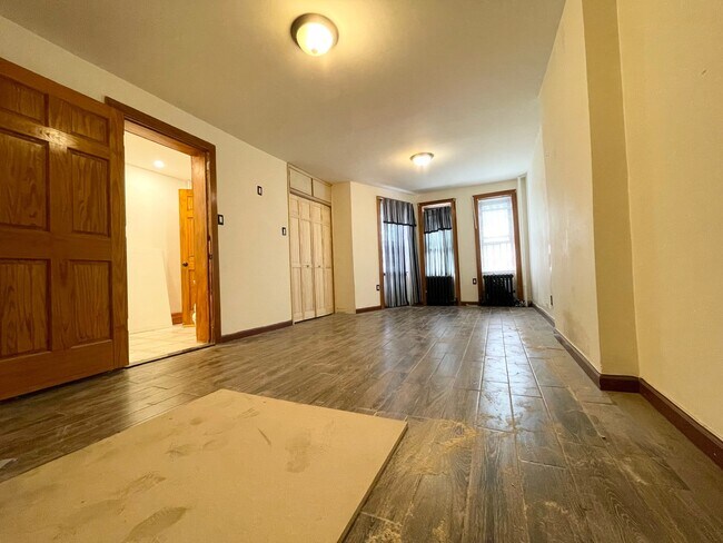 Foto del edificio - 1252 Halsey St